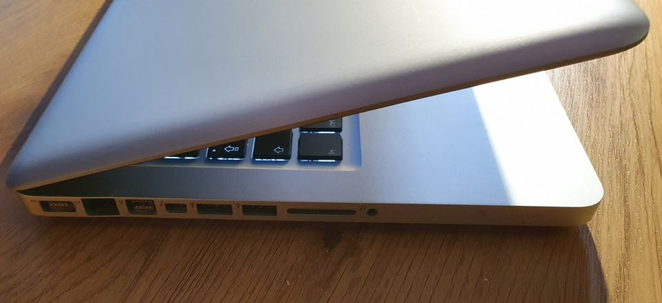 Apple MacBook Pro  (13,3 Zoll) Laptop - MD101D/A in Hannover