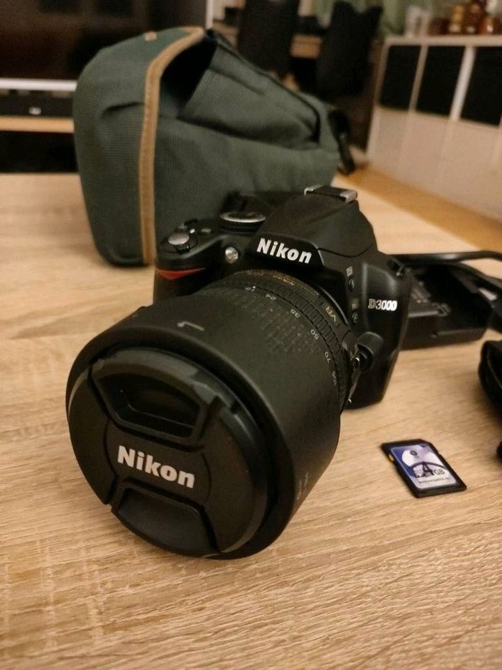 Spiegelreflexkamera Nikon D3000 Set in Emmendingen