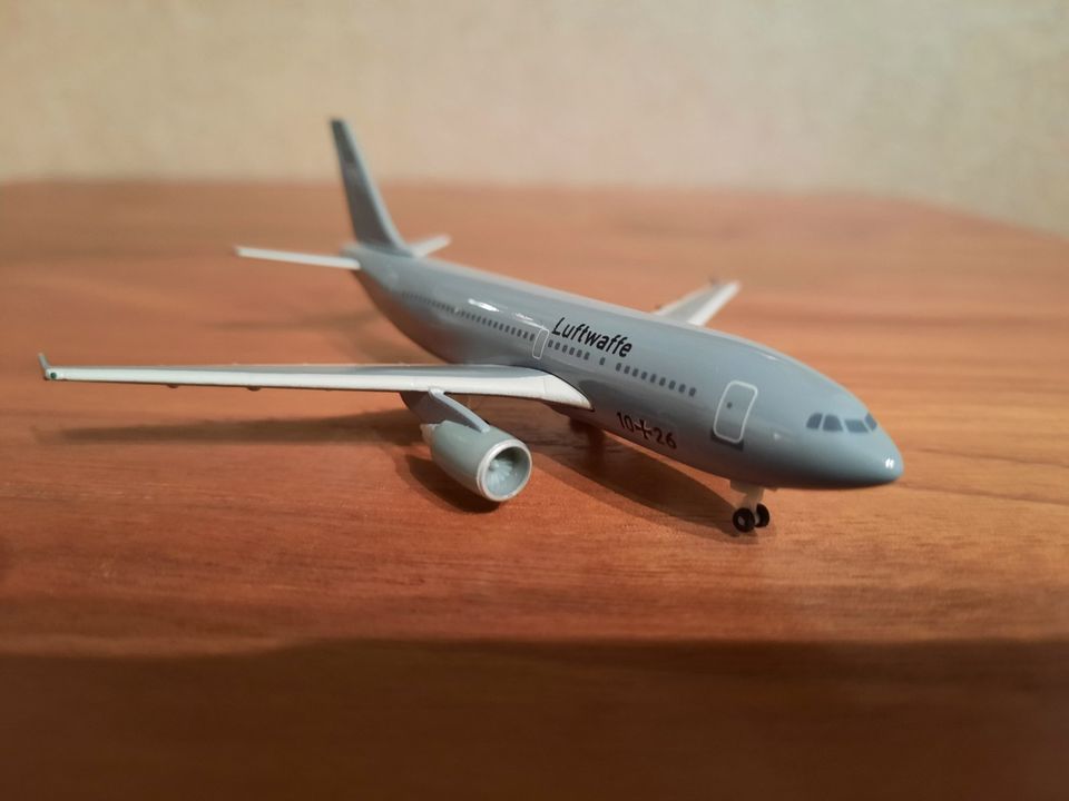 Herpa Airbus A310-300 MRT 10+26  Sondermodell Ltd Edition Nr: 385 in Unna