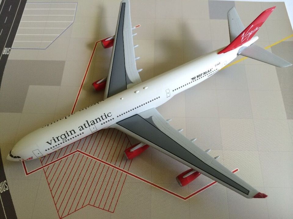 HASEGAWA 1:400 - Airbus A340-311 