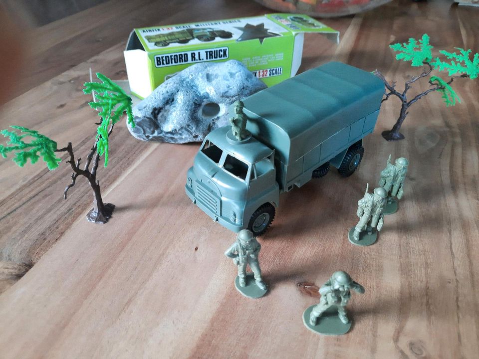 Soldaten Figuren / Airfix 1:32 Bedford R.L. Truck in Lindhorst