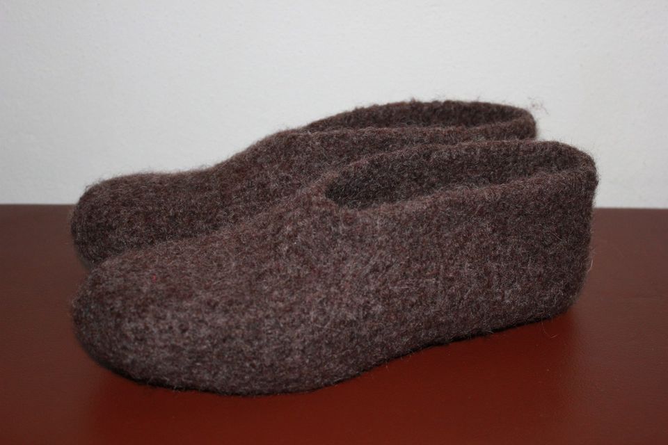 Gr. 40, Filzpantoffeln, Filzhauschuhe, Filzpuschen, Strickfilz in Xanten