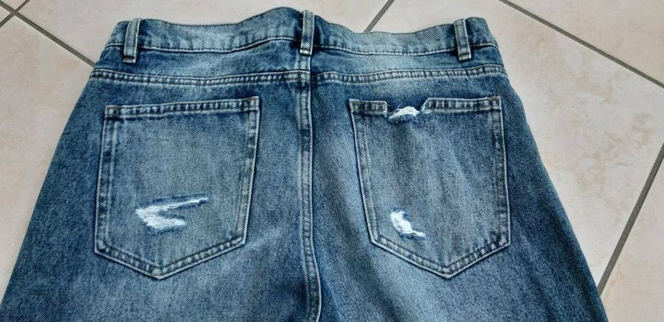 Jeans von H&M -Divided / Größe:32 slim / in Großrosseln