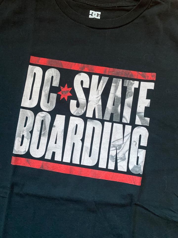 DC Skateboarding Shirt Gr. M Schwarz Vans Independent  Volcom in Illingen