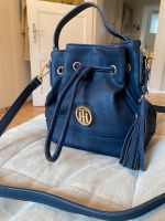 Tommy Hilfiger ❤️ Kleine Tasche / Umhängetasche neu marineblau Nordrhein-Westfalen - Neuss Vorschau