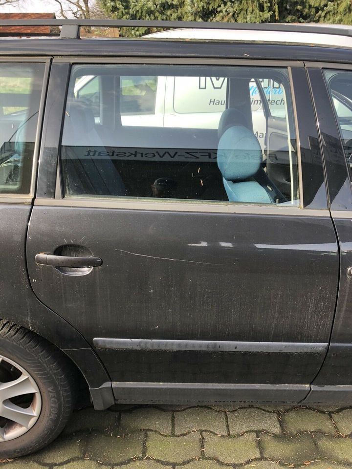 VW Passat 3B Variant Tür hinten rechts schwarz perleffekt LC9Z in Spenge