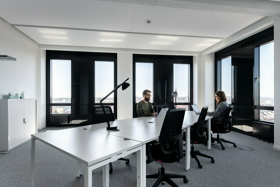 Durchgehender Zugang zu Großraumbüros für 10 Personen in Spaces Kallmorgen Tower in Hamburg