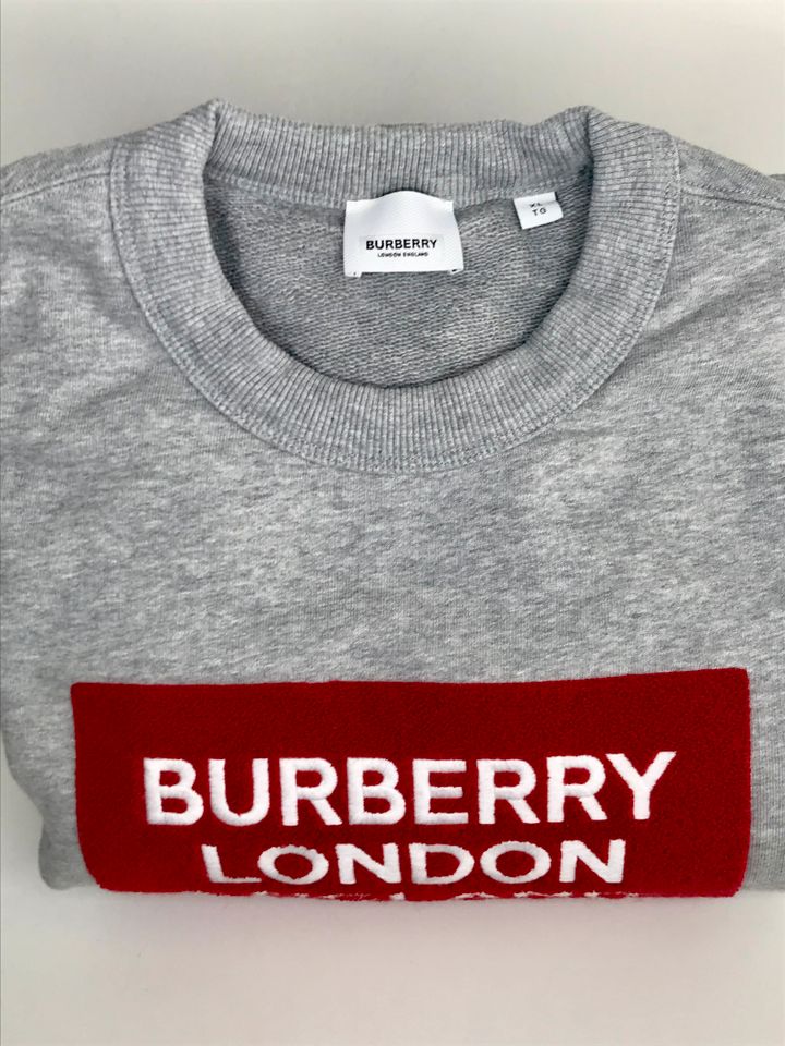 Burberry Sweater London England Size XL ORIGINAL & NEW in Frankfurt am Main