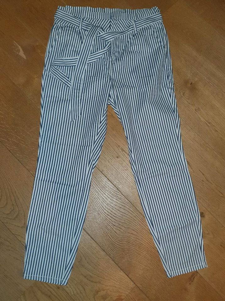 Vero Moda Sommerhose Gr. L / 32 in Münzenberg