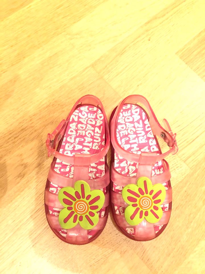 Agatha Ruiz de la Prada Badeschuhe Sandalen Strandschuhe Gr. 25 in Oberursel (Taunus)