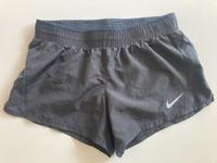 Nike Sport Shorts Gr.S Dri-Fit schwarz Bielefeld - Schildesche Vorschau
