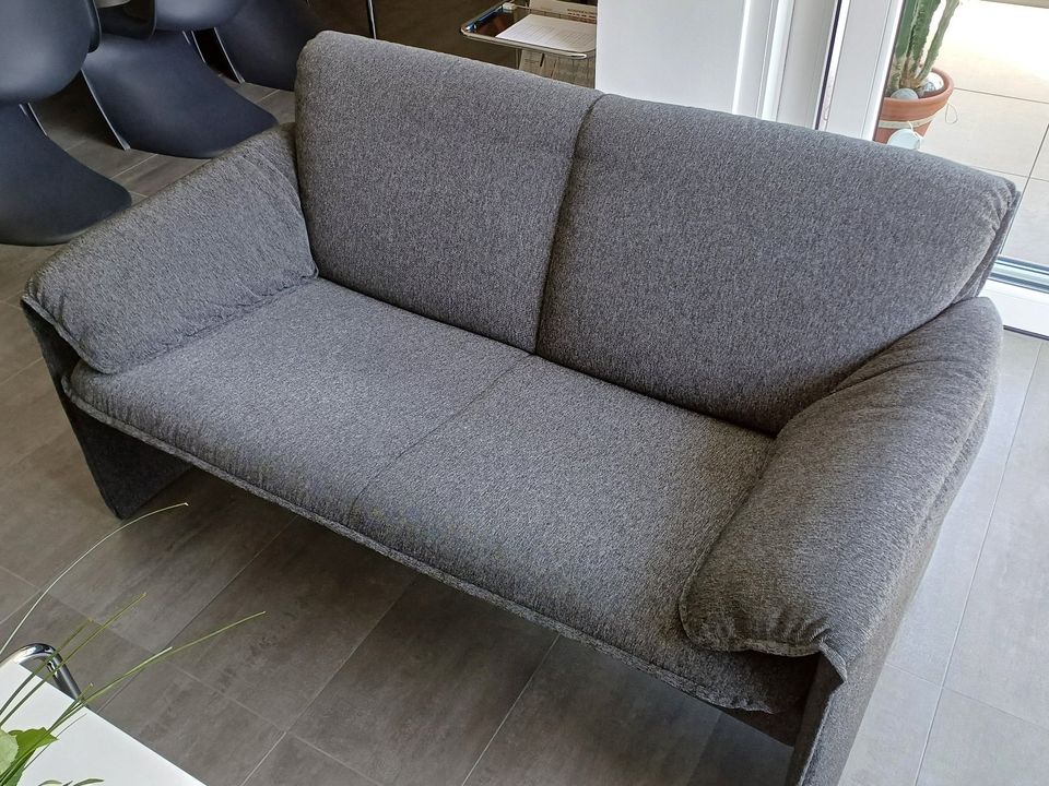 Sofa, grau, 2-Sitzer in Bottrop