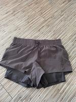 Laufsport /Tennisshort grau Nordrhein-Westfalen - Lemgo Vorschau