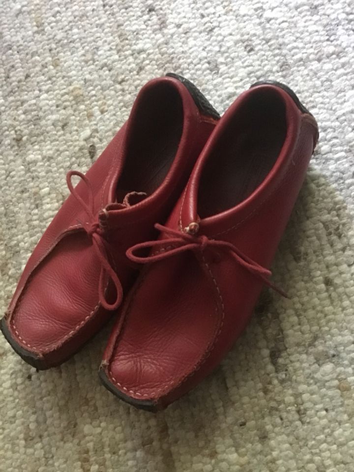 Schnürschuhe Mokassin, wie Clark’s Wallabees in Mettmann