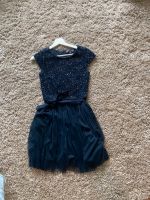 Abendkleid, festliches Kleid mit Pailletten und Tüll Navy Wandsbek - Hamburg Poppenbüttel Vorschau