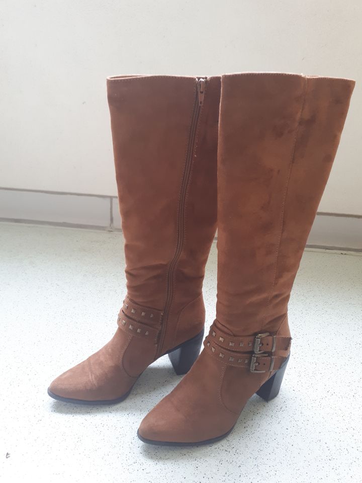 Deichmann Velours Stiefel Gr 39 in Erlangen