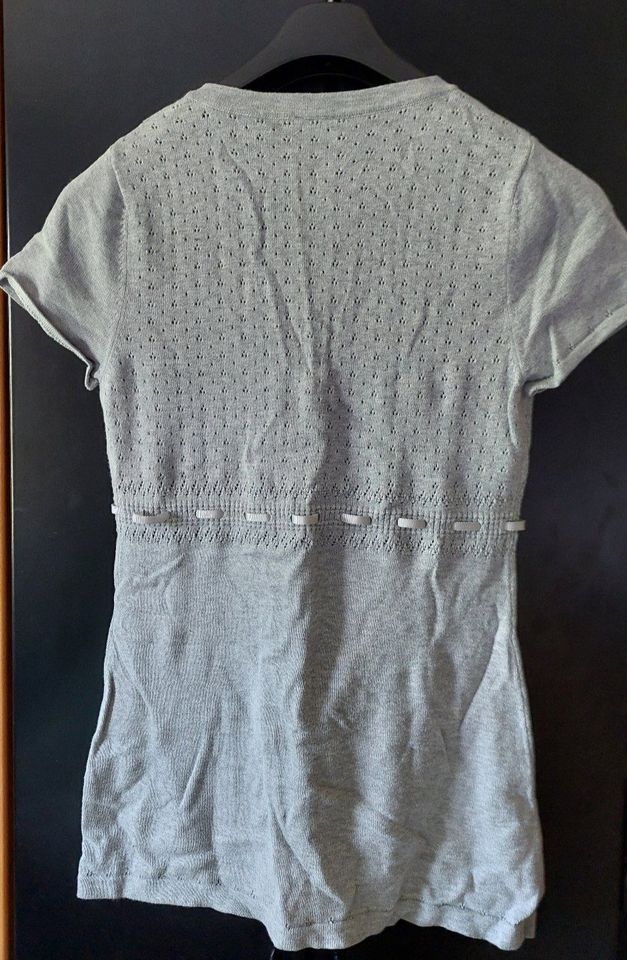 Damen T-Shirt Gr. 36 (S) mit Lochmuster, Knopfleiste und Zierband in Wulfsen