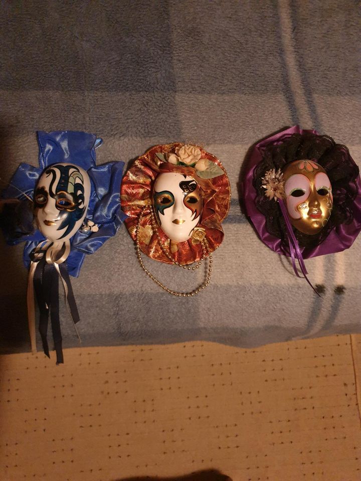 Deko Puppen und Masken in Lauta