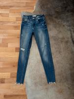 Bershka low waist skinny Jeans blau hellblau 34 XS Niedersachsen - Oyten Vorschau