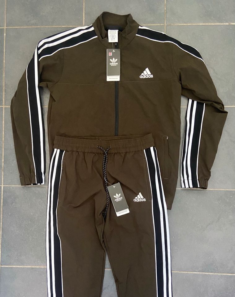 Adidas Trainingsanzug, Adidas Strickjacke mit Jogginghose neu in Hamburg