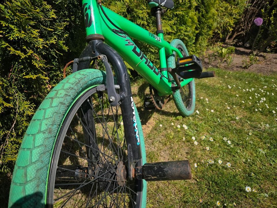 BMX Rad im schönen grün in Neumünster