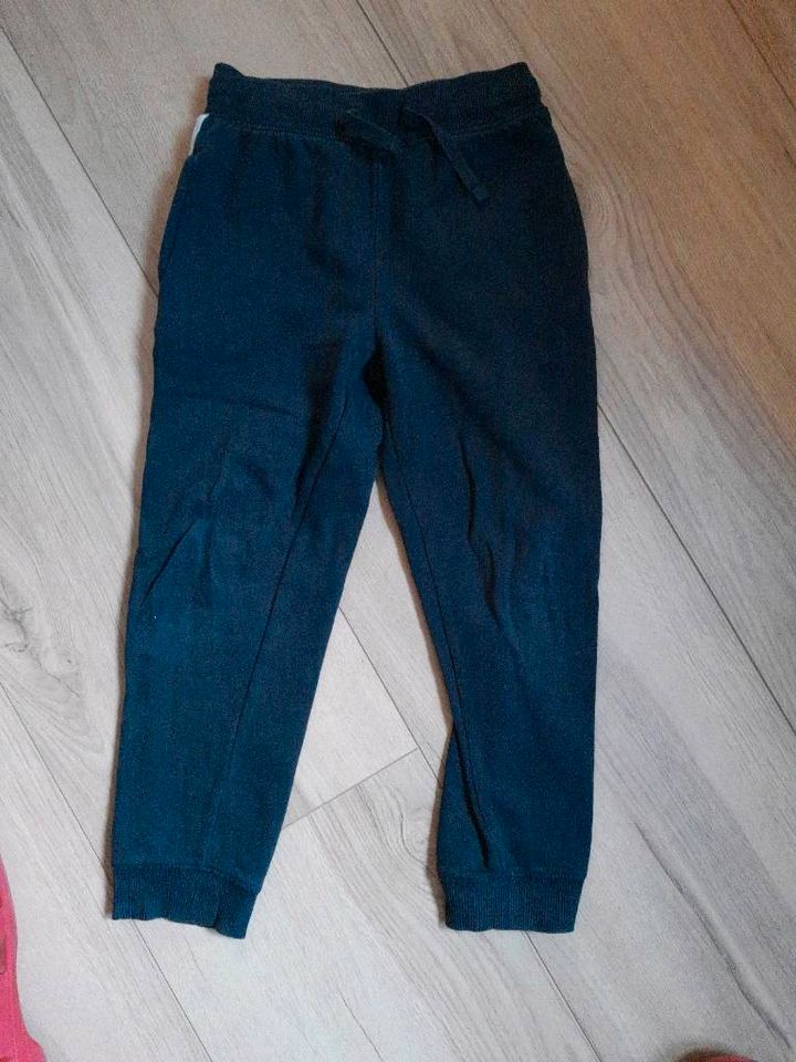 Hosen Jeans Jogginghose Paket in Stadthagen