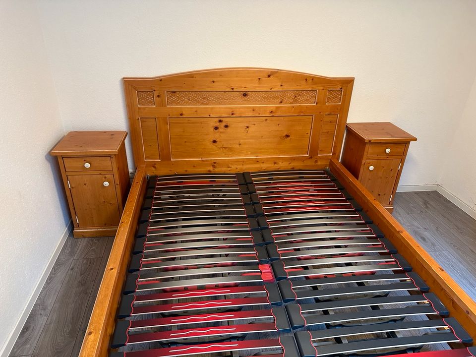 Hochwertiger Schrank & Bett aus Massivholz vom Möbelhaus Domicil in Friolzheim