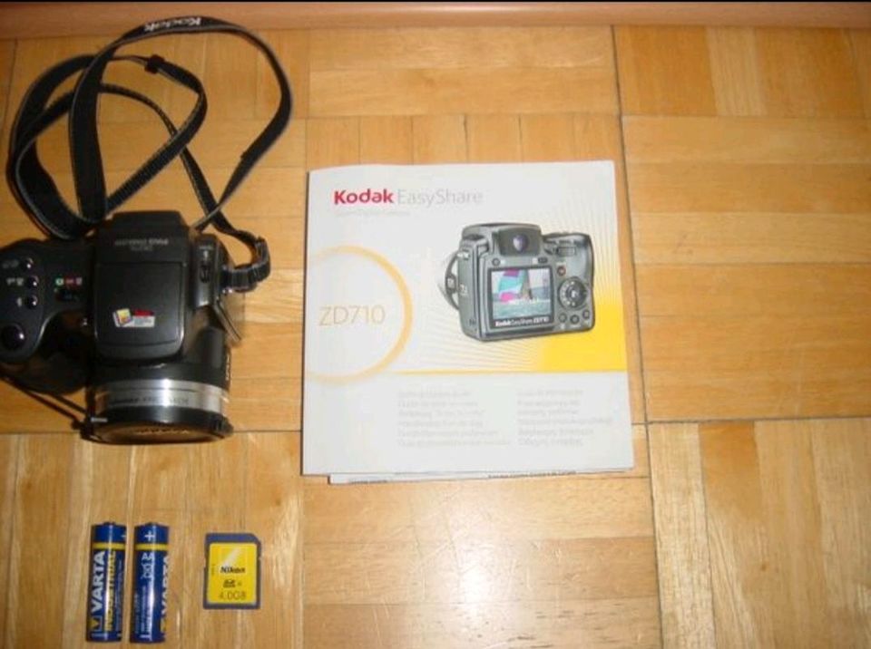 Kodak EASYSHARE Z710 7,1 MP Digitalkamera 4 GB Karte Kostenl.Vers in Stuttgart