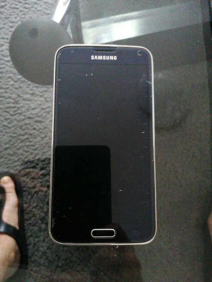 **  Handy Samsung S 5. ** in Voerde (Niederrhein)