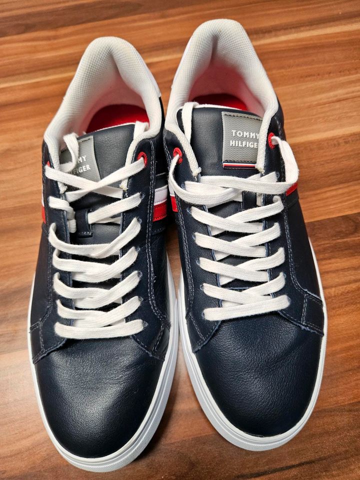 Tommy Hilfiger Schuhe Blau Neu in Kerken