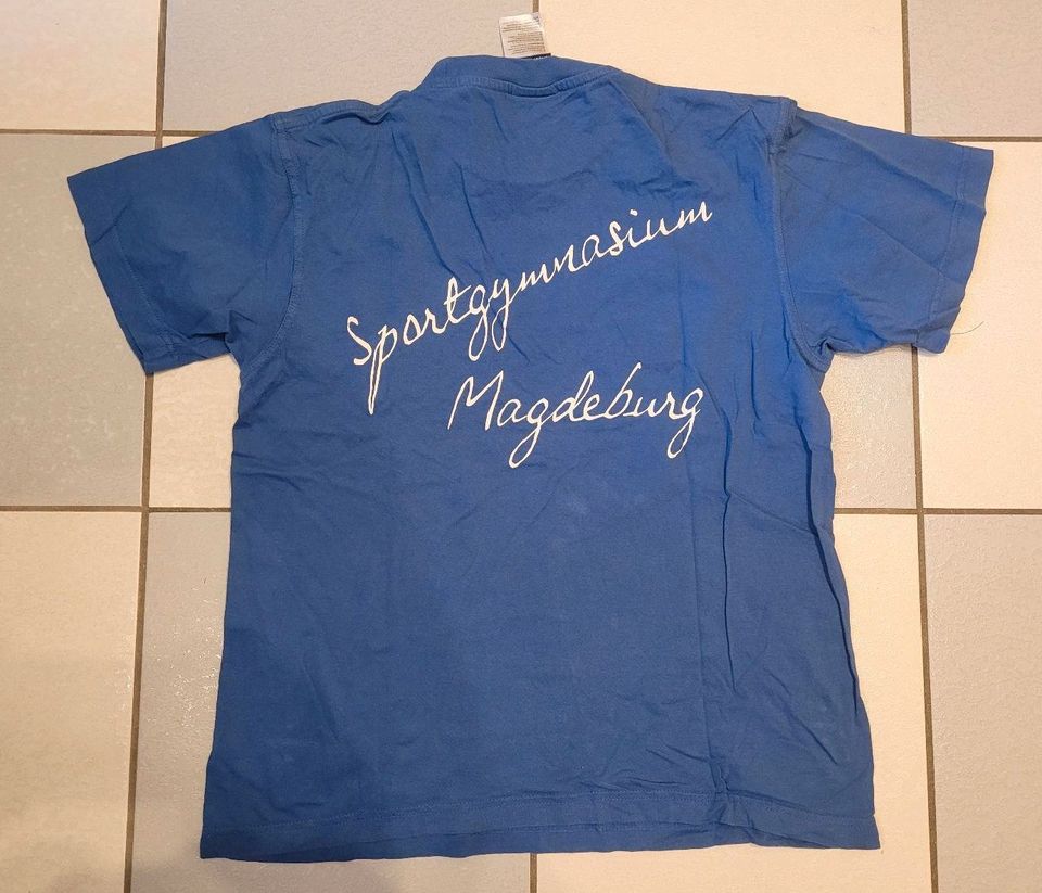Sportgymnasium Magdeburg T-Shirt + Poloshirt Gr. 146 158 164 in Schönebeck (Elbe)