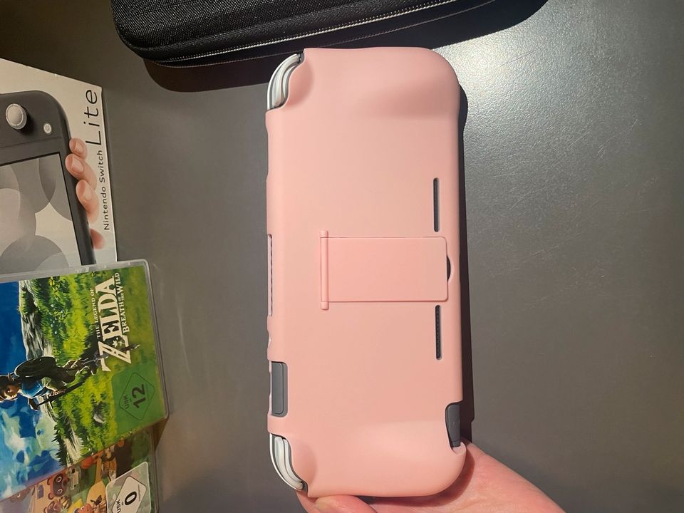 Ein neue Nintendo switch in grau mir spielen in Xanten