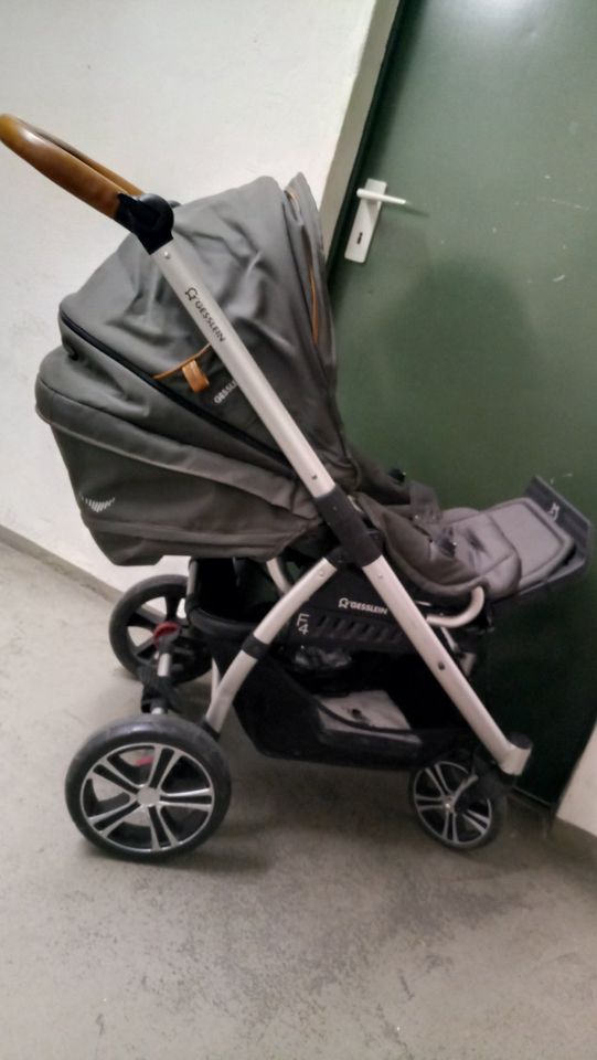 Gesslein Kinderwagen F4 inklusive Babywanne in Augsburg