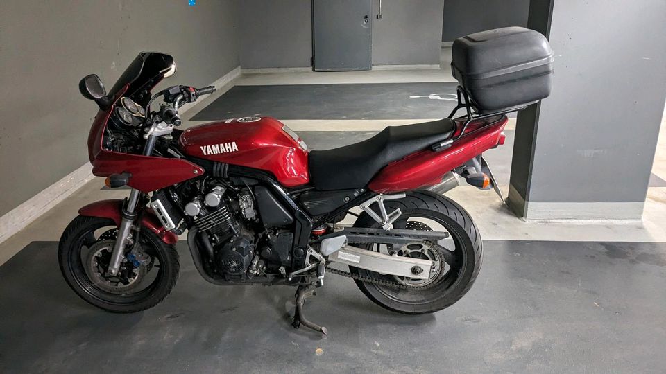 Yamaha Fazer FZS600 in Esslingen