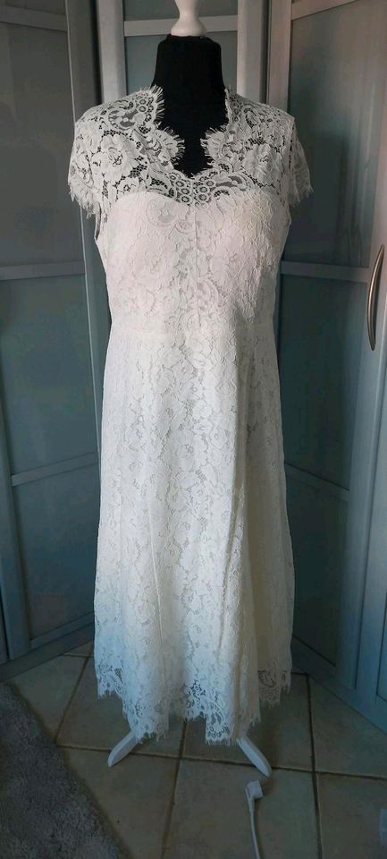 Brautkleid Hochzeitskleid in Midi Länge in Butzbach