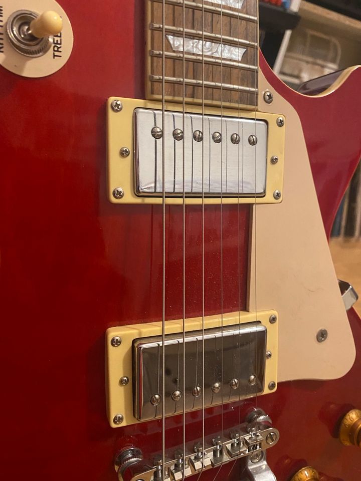 Epiphone Les Paul Standard Rot mit Bigsby Tremolo in München