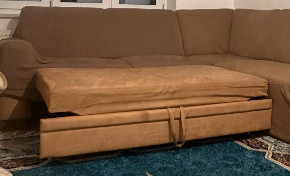 Couch mit schlaffunktion in Kitzingen