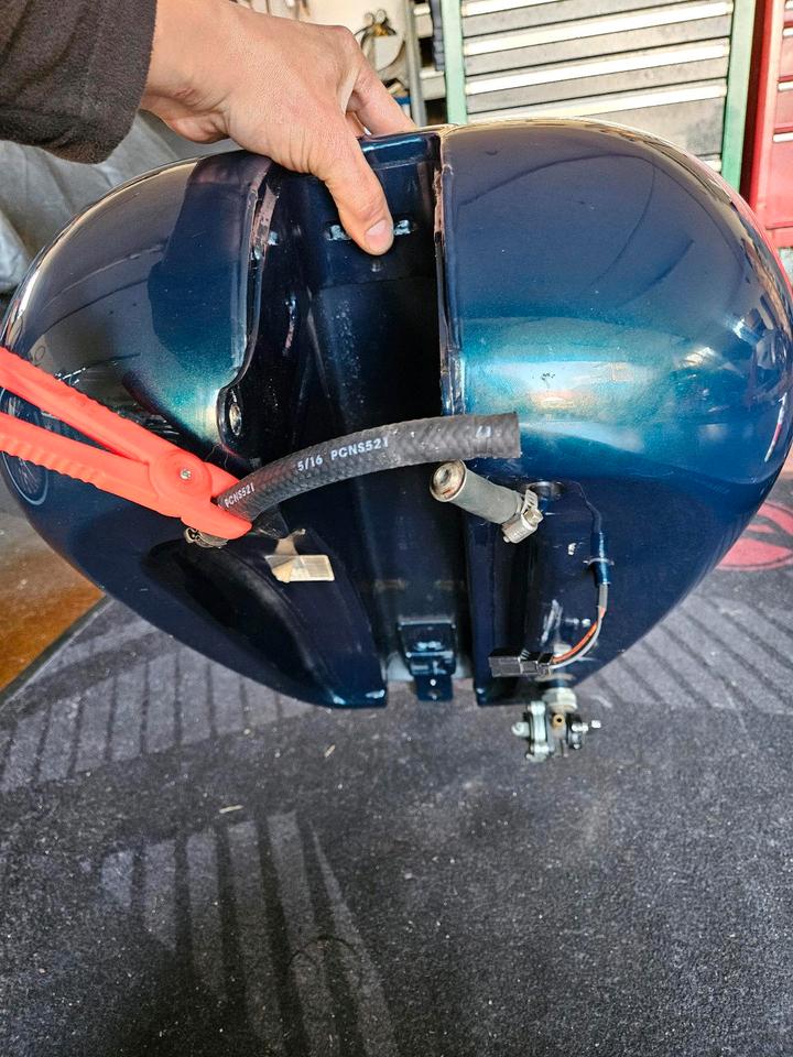 Harley Davidson Softail Vergaser Twin Cam Tank selten komplett in Oberstadion
