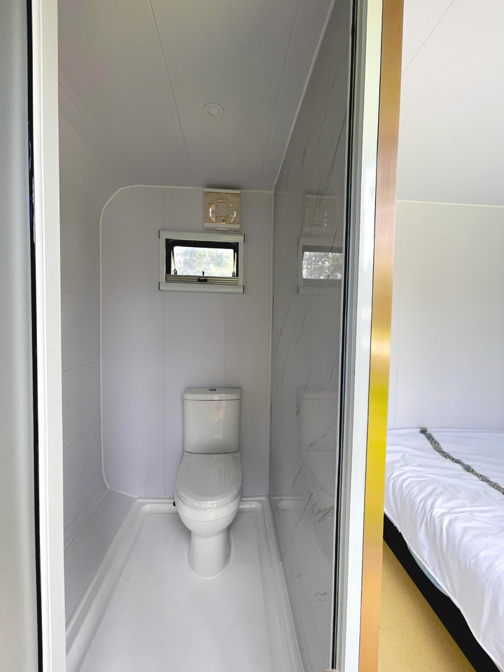 Mobilheim Wohnheim Bungalow fertig eingerichtet in Bitterfeld