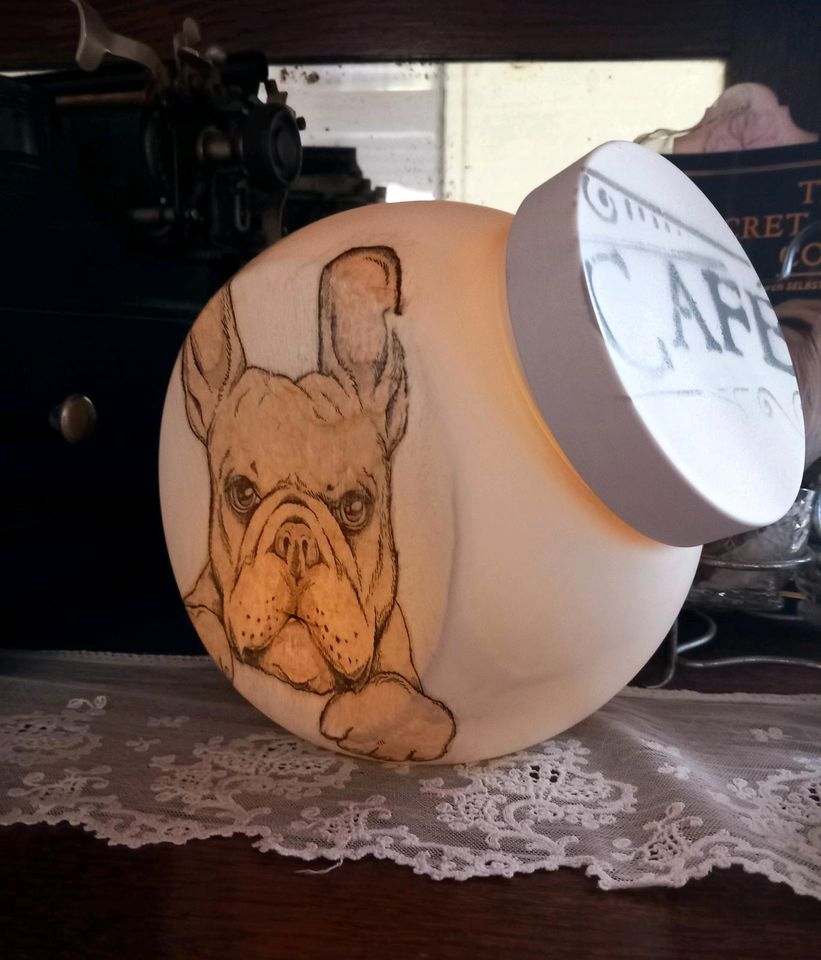 Schraubglas für Leckerchen oder als Lampe Bulldogge Shabby in Ruppichteroth