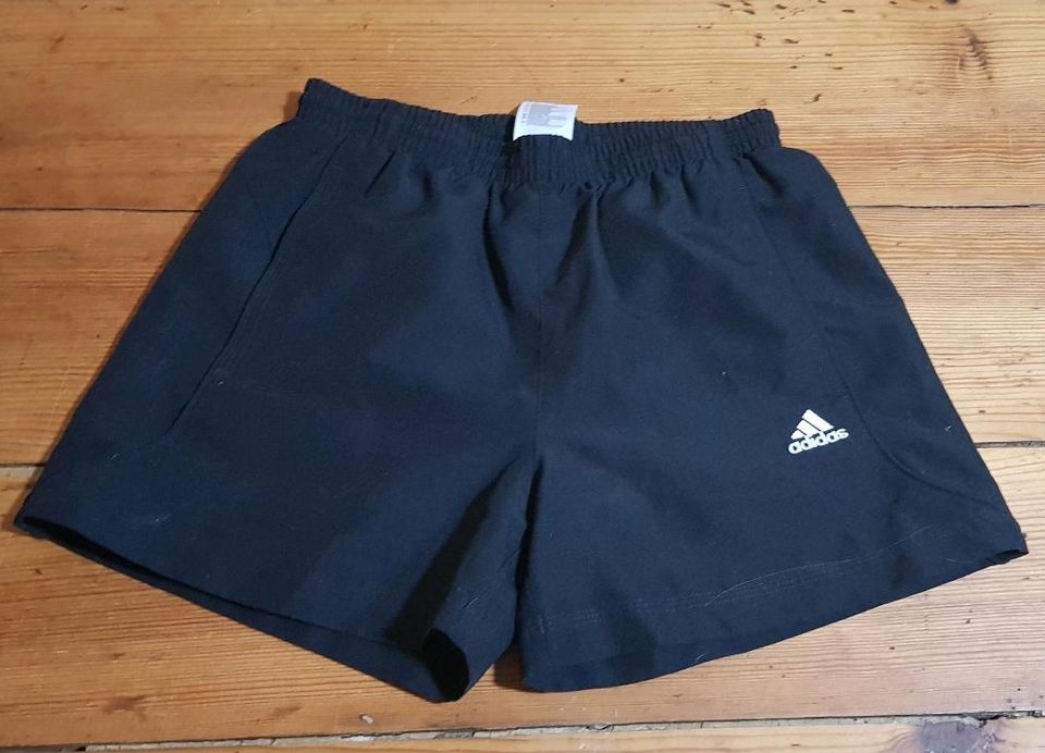 Shorts Sport Adidas kurze Hose climalite Größe 152 in Stemwede