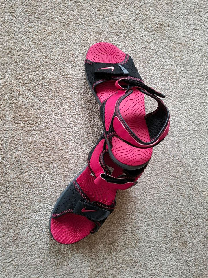 Trekking Sandalen Nike gr.37,5 ,Neu in Berlin