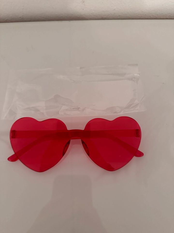 Herzbrille Damen Karneval Kostüm Mallorca pink rot neu in Köln