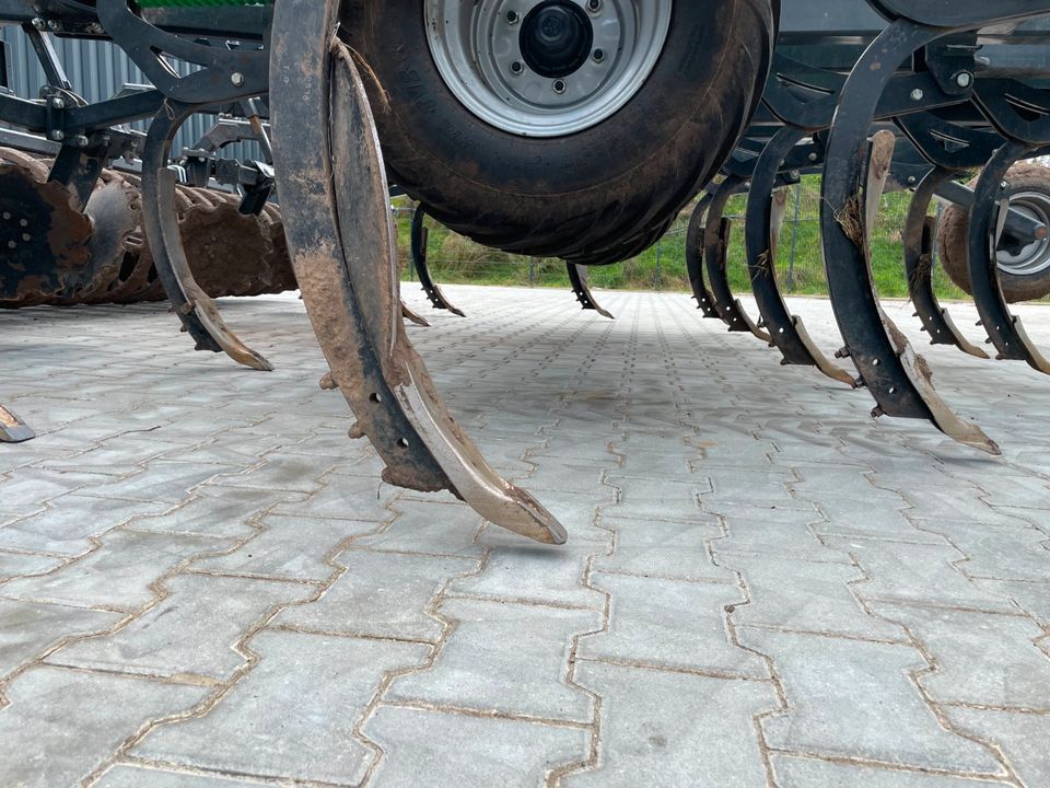 Mulchgrubber 4,5m mit Fahrwerk, Gebrauchtmaschine, Federsteinsicherung, Doppel U-Profilwalze LED-Beleuchtung. hydr. Tiefeneinstellung in Klein Berßen