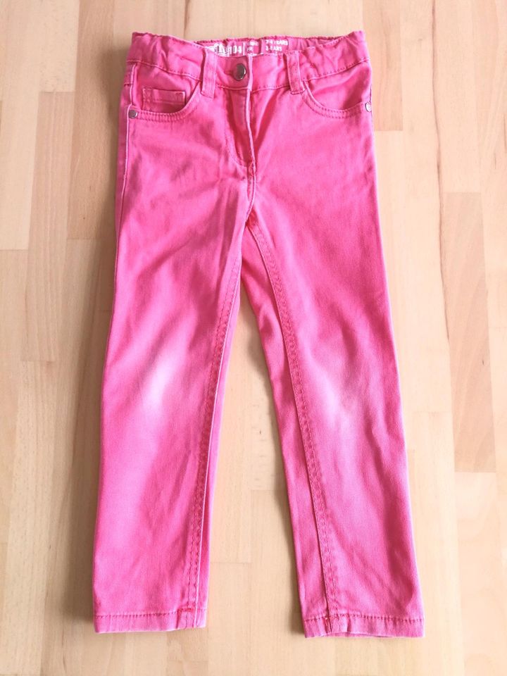 4 tlg. Hosenpaket Freizeithose Leggings Stoffhose Gr. 98 104 110 in Kassel