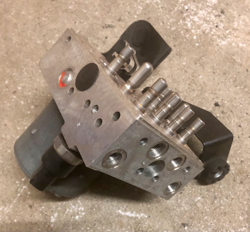 ABS Hydraulikblock | BMW e39 | 530i | 265 225 005 in Burgstetten