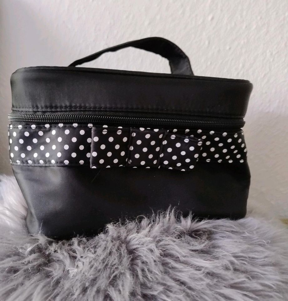 Beautycase Kosmetiktasche, schwarz, neu mit Etikett in Bremen