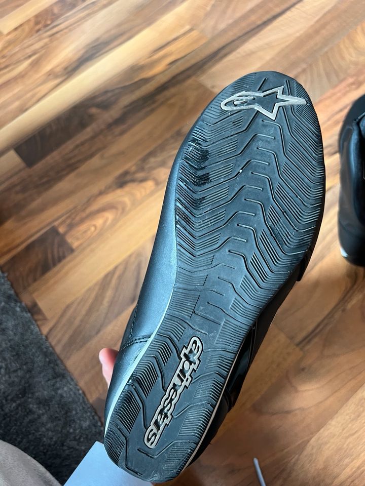 Alpinestars Motorrad Schuhe in Wipfeld