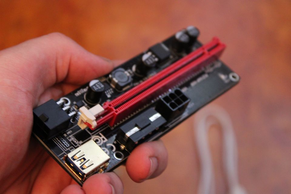 2x GPU Extender Riser PCI-E Riserkarte und Kabel in Ichenhausen
