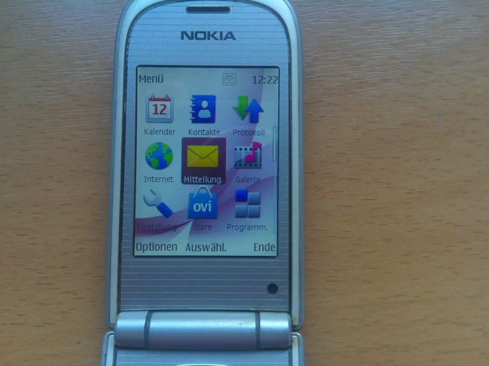 Klapphandy Nokia RM-509 ( Model 3710a-1 ) mit leichten Defekt !!! in Esens
